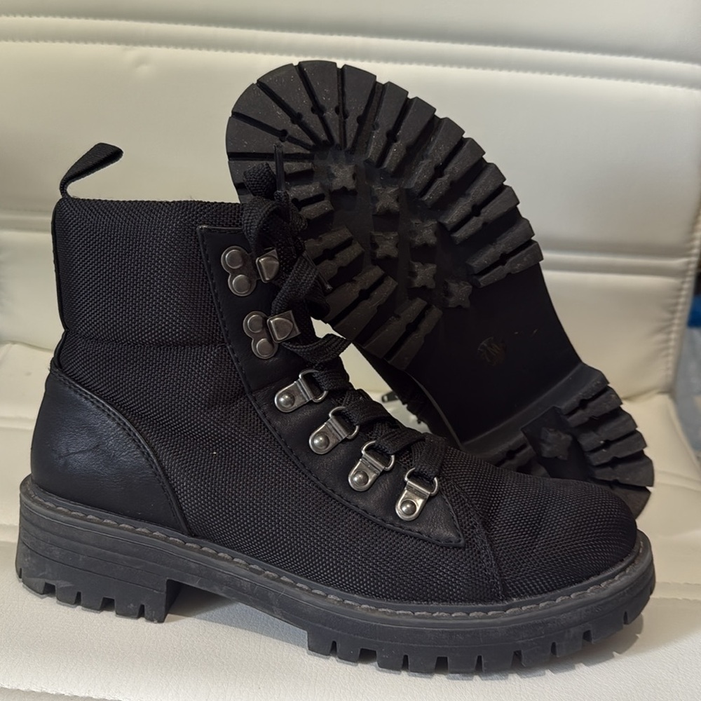 Cliffs Boots - Picture 2 of 4